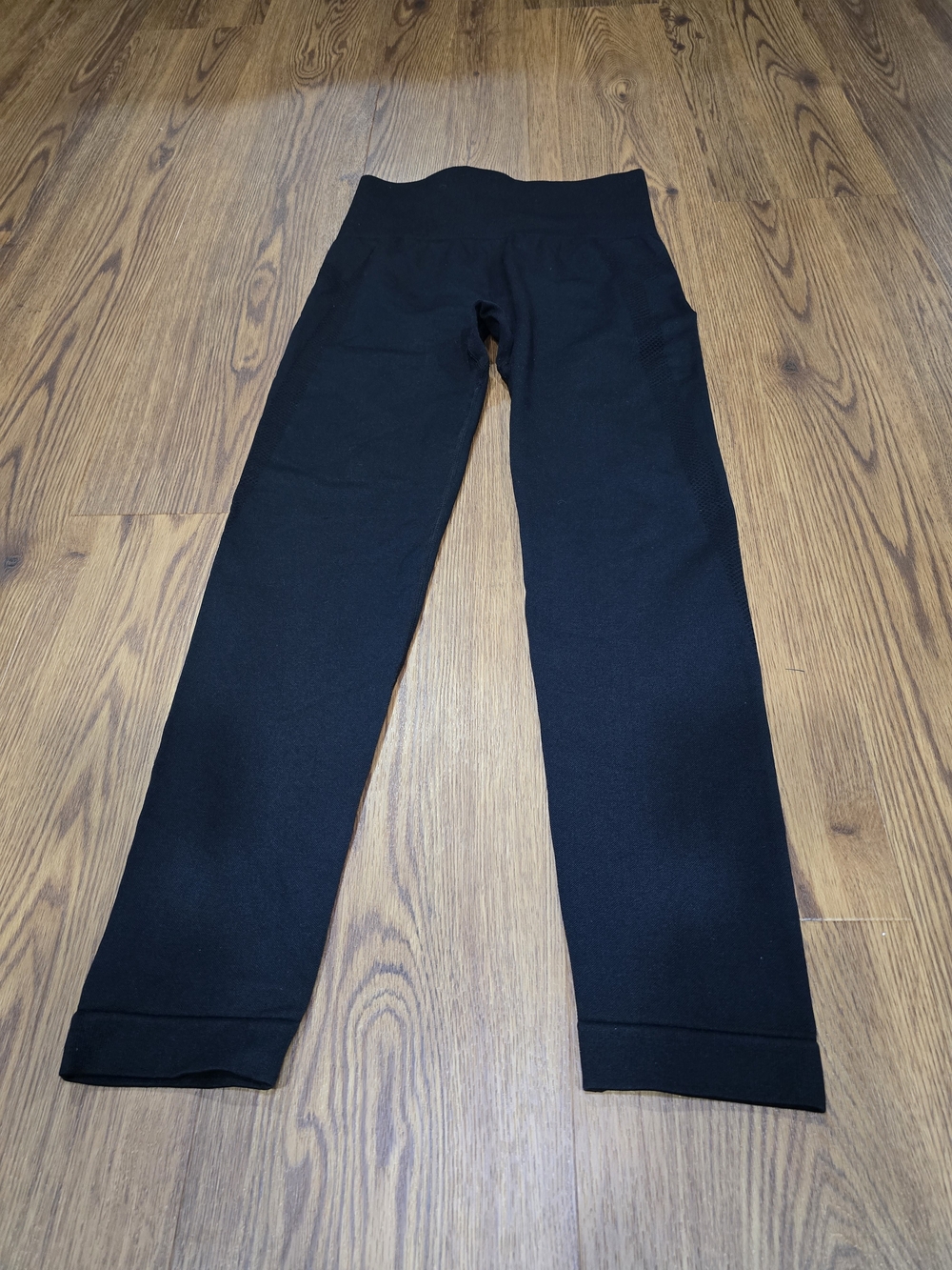 HALARA Black High-Waist Ankle Leggings